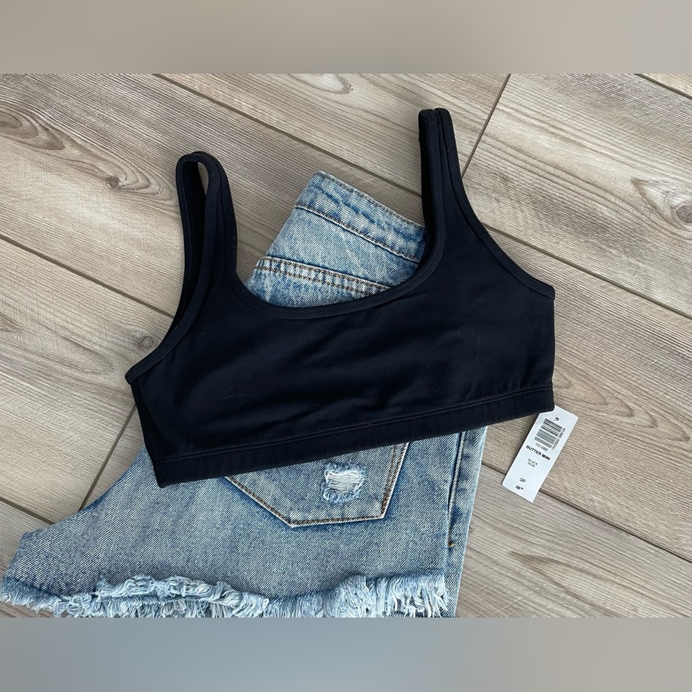 Aritzia Black Scoop Neck Sports Bra